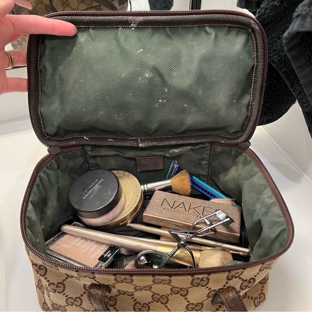 GUCCI GG Supreme Bag-Cosmetics/Lunch/Everyday - Picture 9 of 16